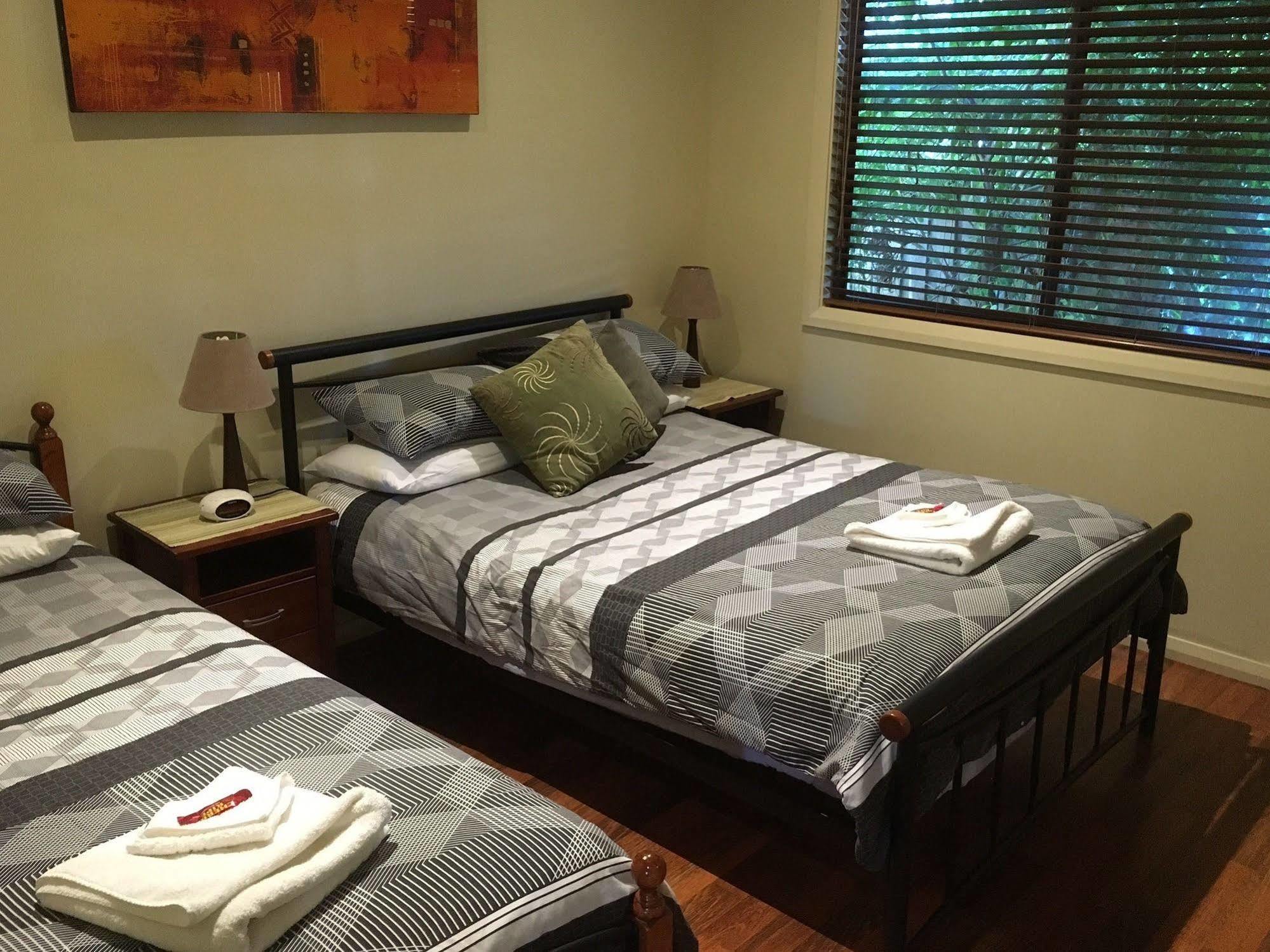Safety Beach Bungalows Woolgoolga Exteriör bild