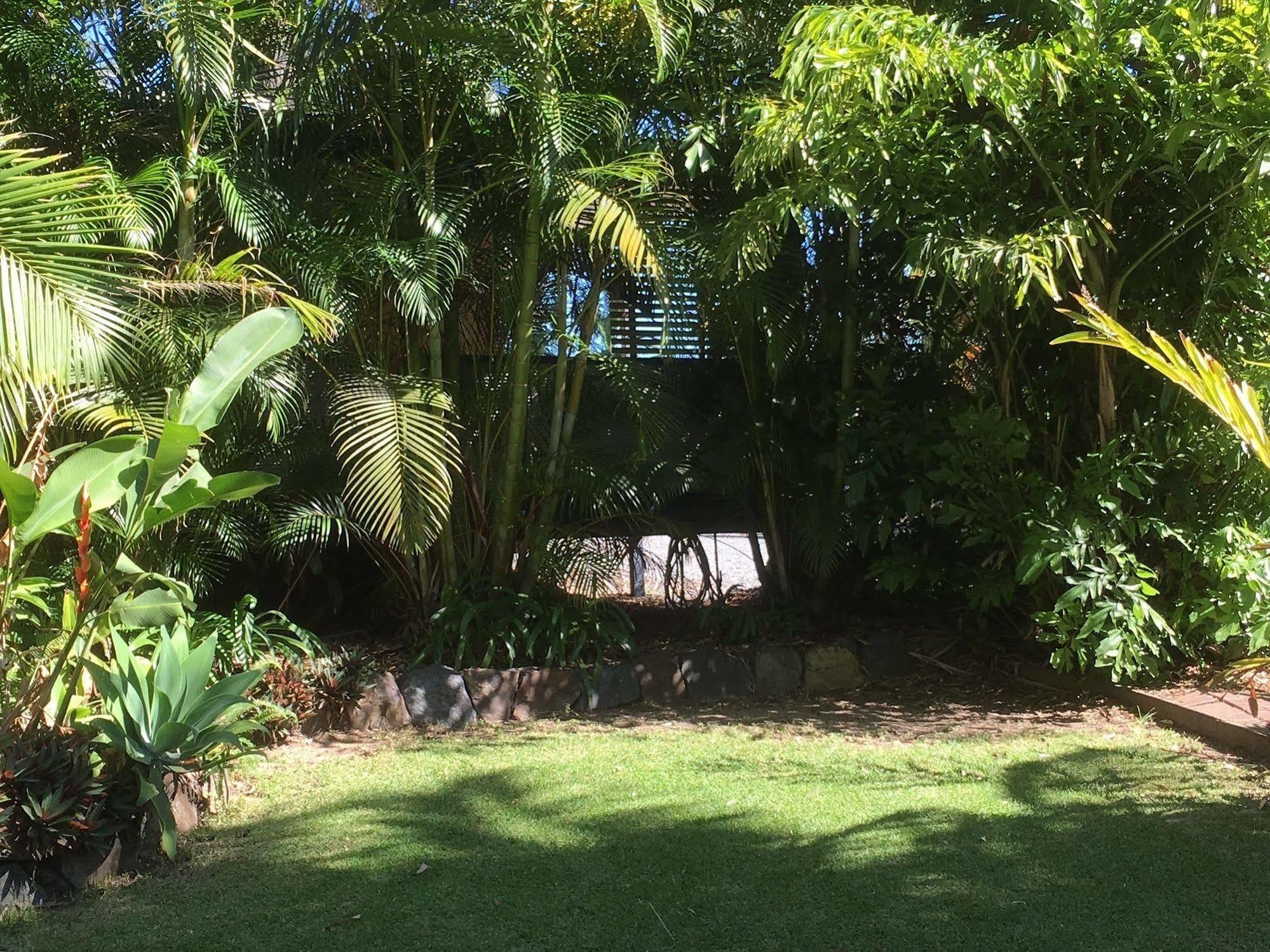 Safety Beach Bungalows Woolgoolga Exteriör bild